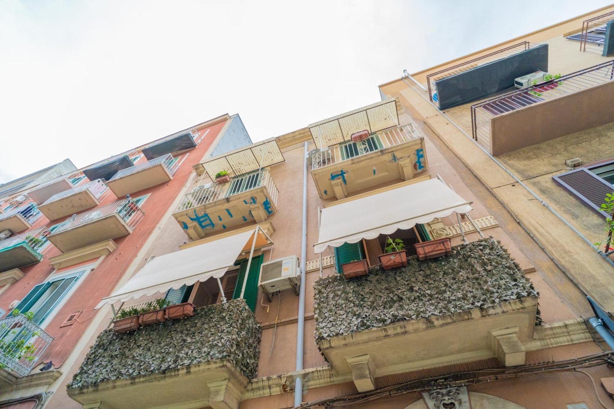 Dimora Dante 310 Apartment Bari Luaran gambar